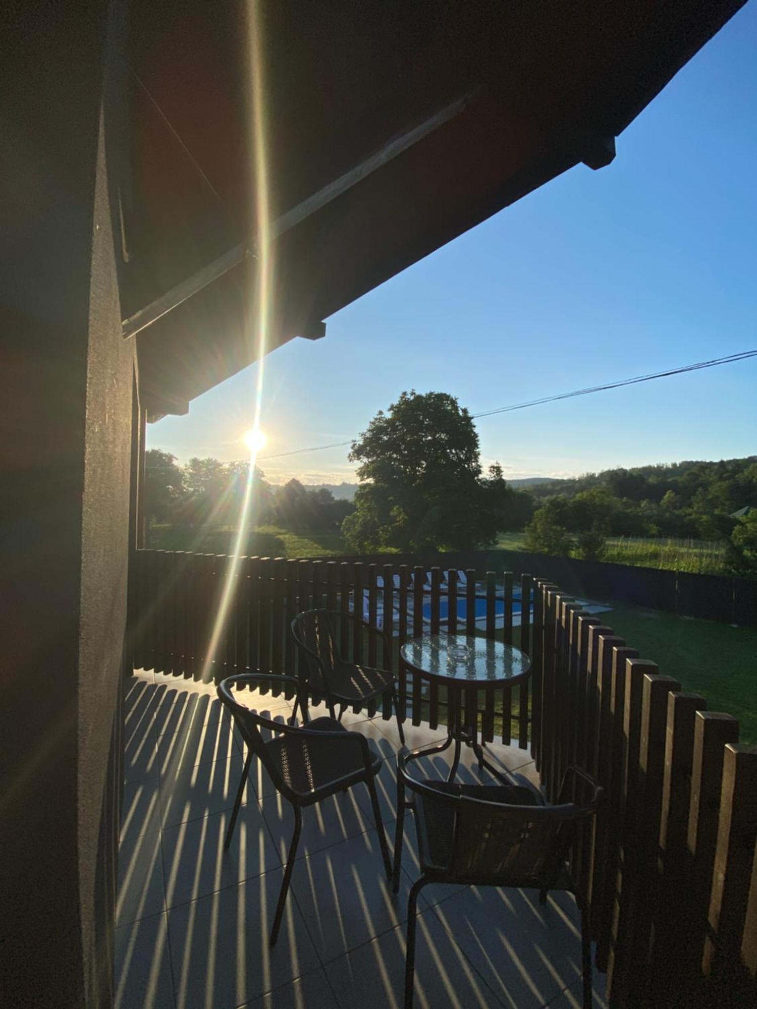 Villa Mishelter Myhove Esterno foto